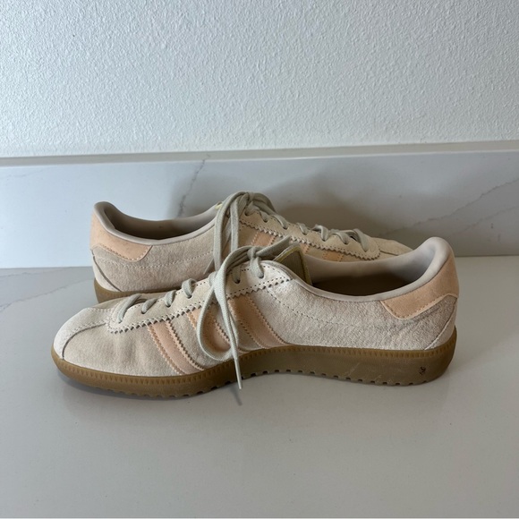 Adidas Bermuda Suede Sneakers Beige Gum Sole Low Top Lace Up Womens Size 8 - Picture 6 of 10